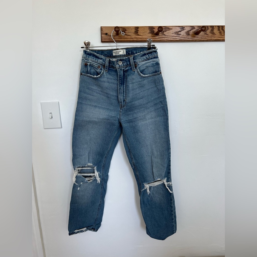Abercrombie ultra high rise ankle straight denim.